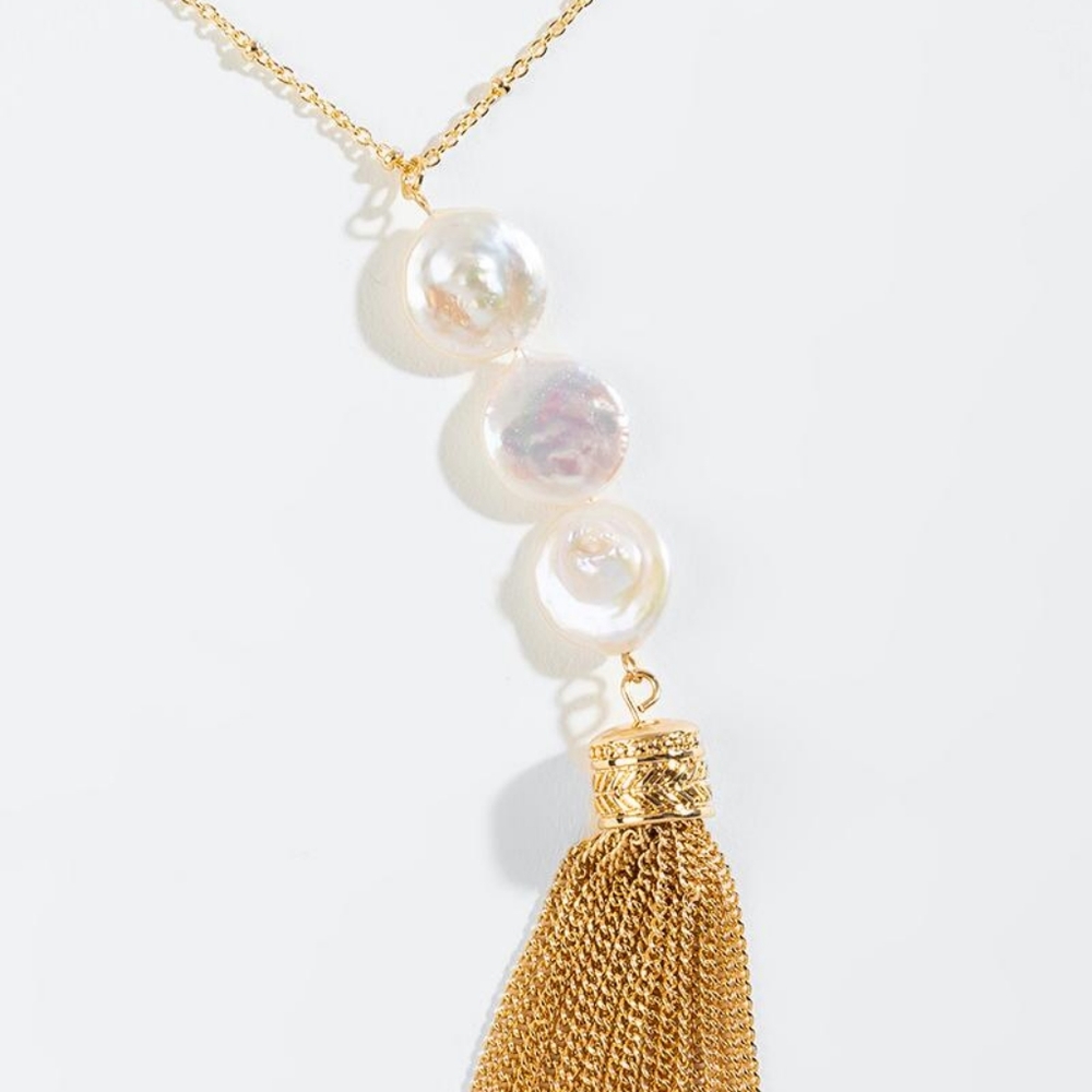 Gold Freshwater Pearl Tassel Necklace Francesca's - Picture 2 of 4